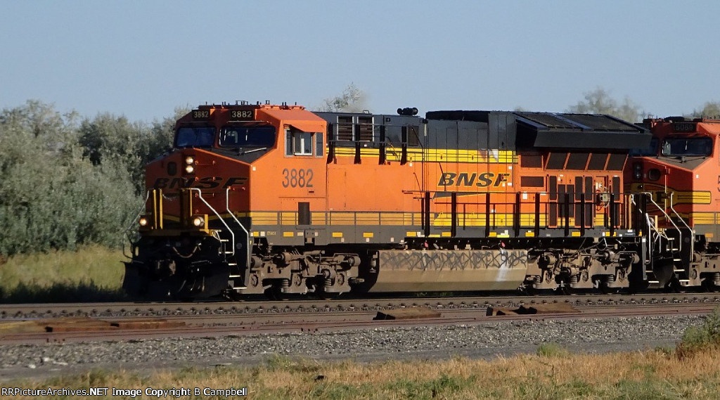 BNSF 3882